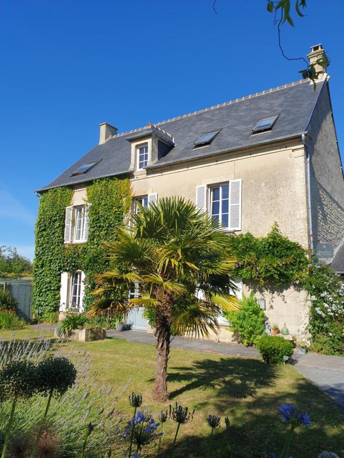 Le Clos Poulain: Charming Gîtes and Family B&B near Bayeux Nonant Exterior photo