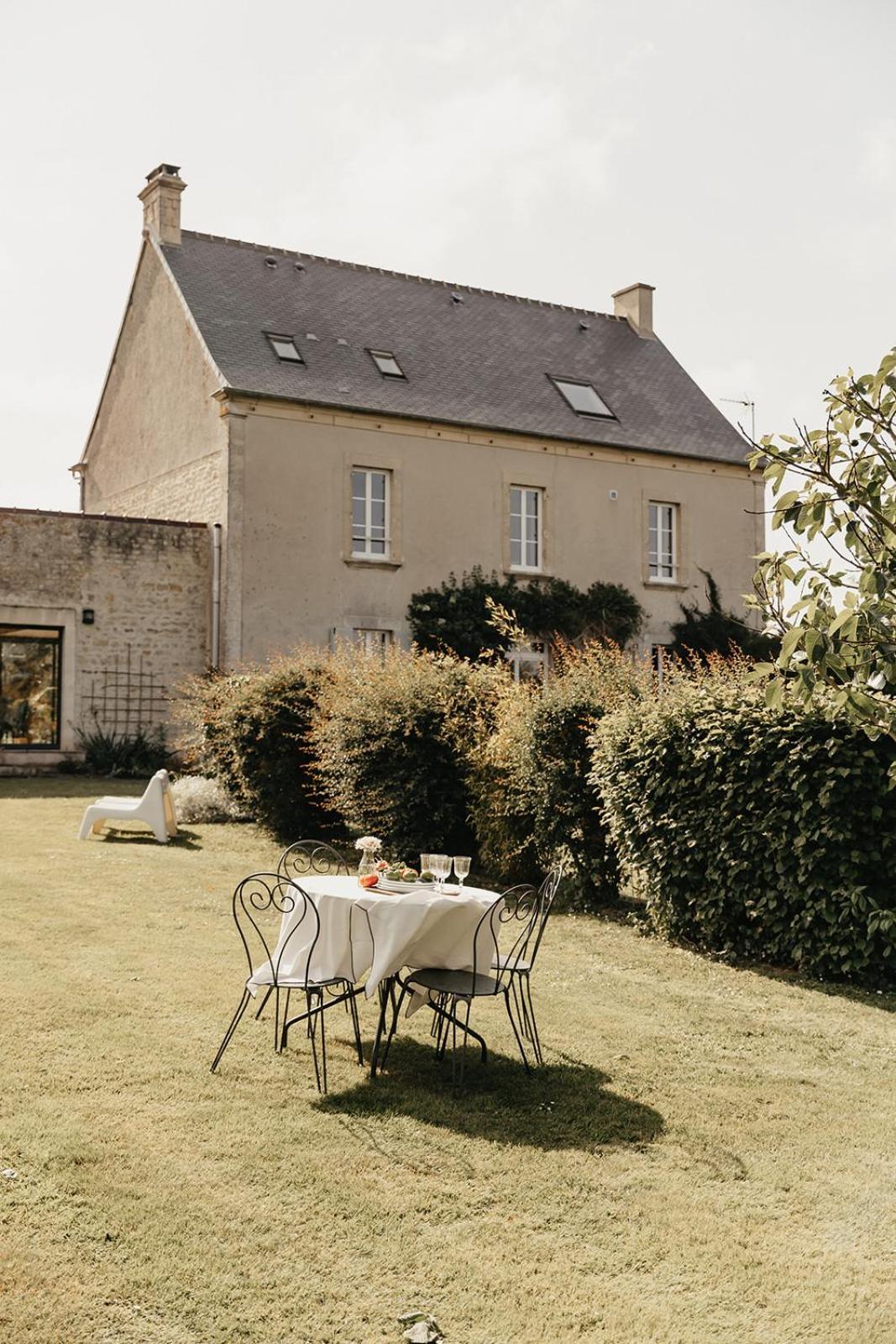 Le Clos Poulain: Charming Gîtes and Family B&B near Bayeux Nonant Exterior photo