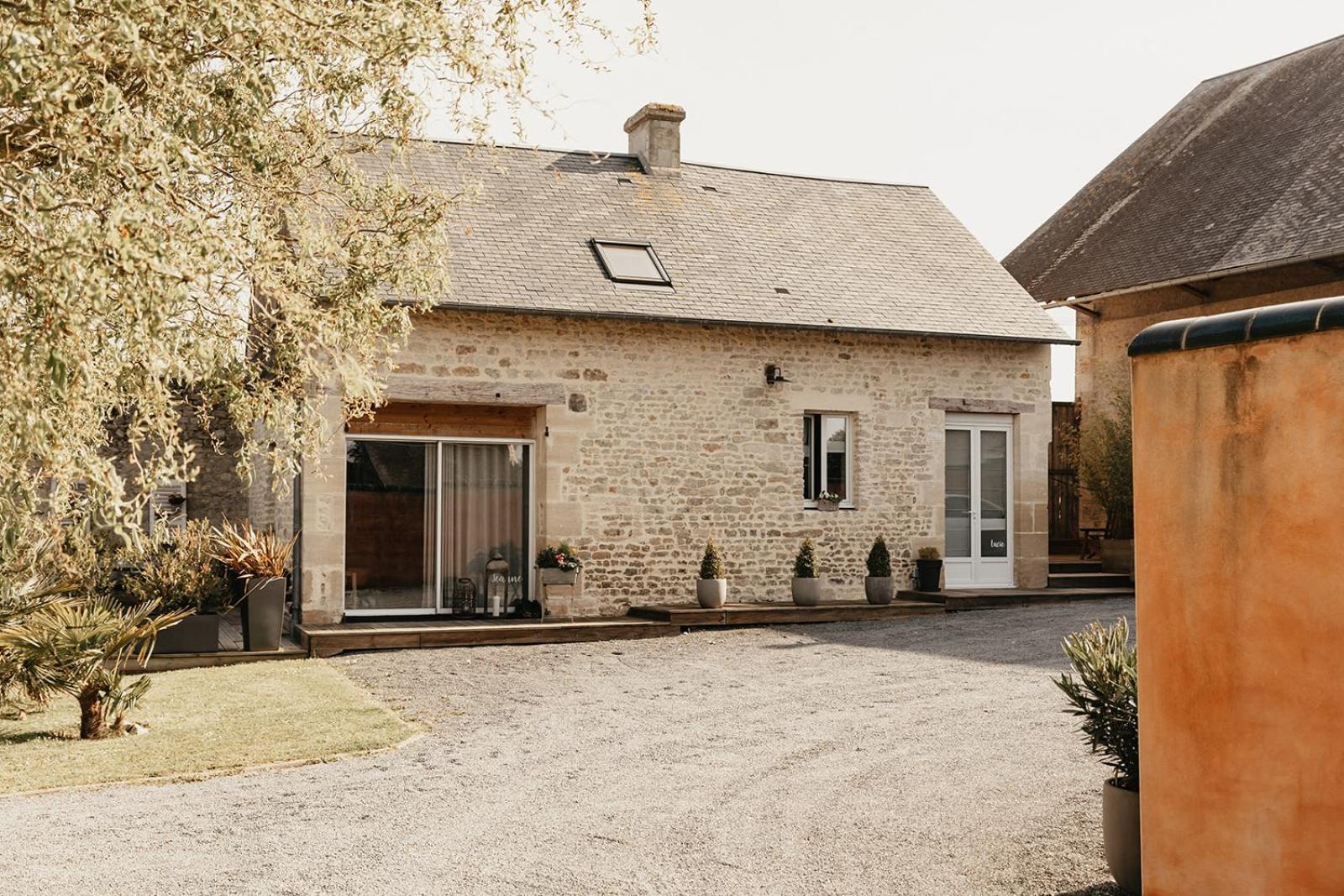 Le Clos Poulain: Charming Gîtes and Family B&B near Bayeux Nonant Exterior photo