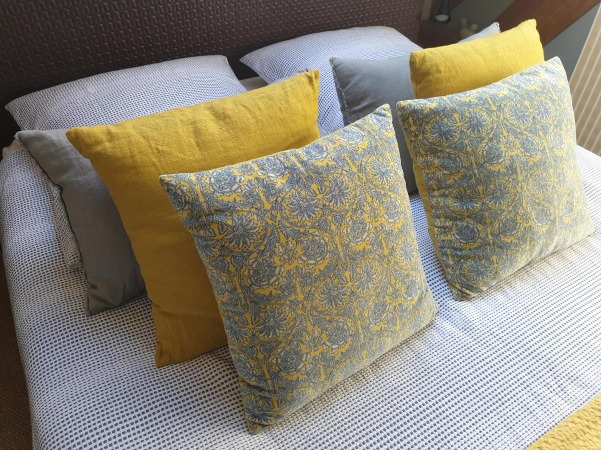 Le Clos Poulain: Charming Gîtes and Family B&B near Bayeux Nonant Exterior photo